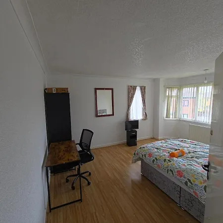 Apartmán Jusdor Six Bed Lovely In Filton *