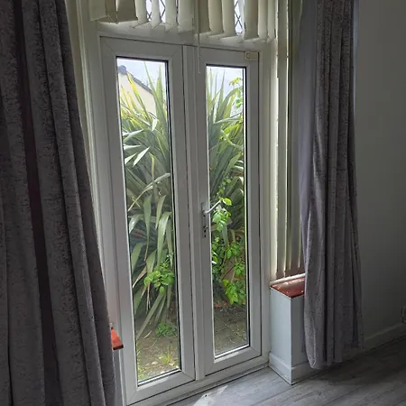 Jusdor Six Bed Lovely In Filton * Bristol