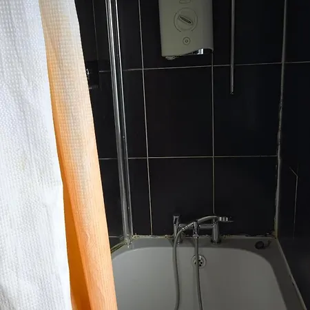 Jusdor Six Bed Lovely In Filton