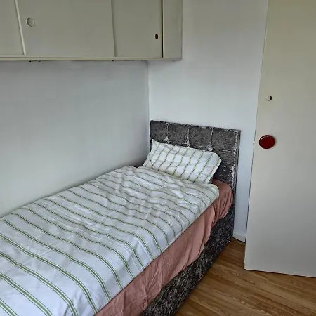 Apartmán Jusdor Six Bed Lovely In Filton