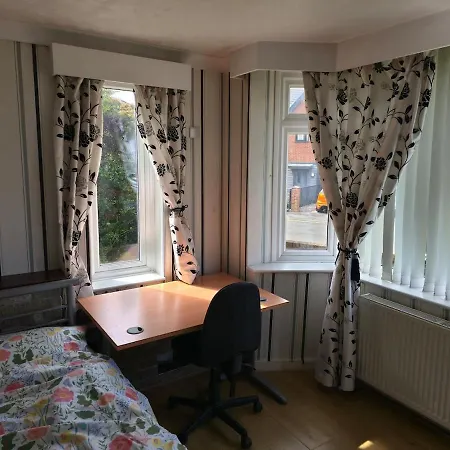 Jusdor Six Bed Lovely In Filton Apartmán