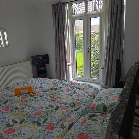 Jusdor Six Bed Lovely In Filton Apartmán