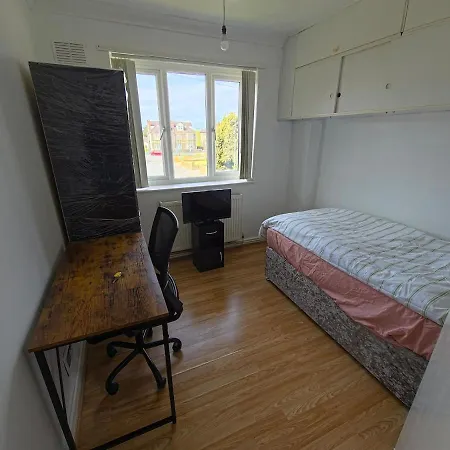 Jusdor Six Bed Lovely In Filton Apartmán