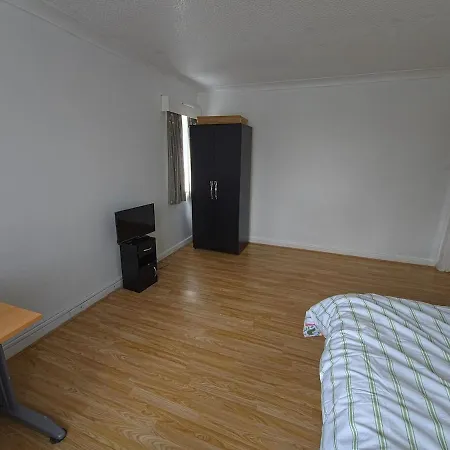 Jusdor Six Bed Lovely In Filton Apartmán