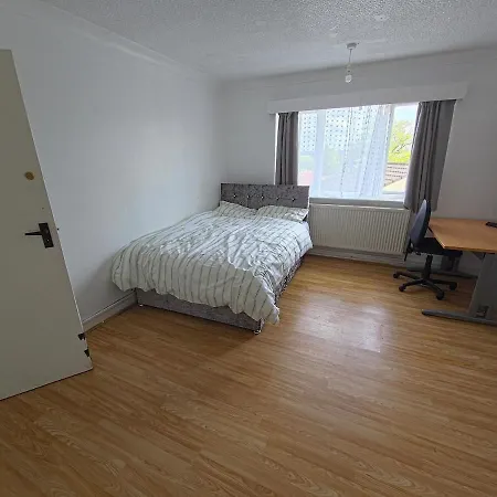 Jusdor Six Bed Lovely In Filton Apartmán *