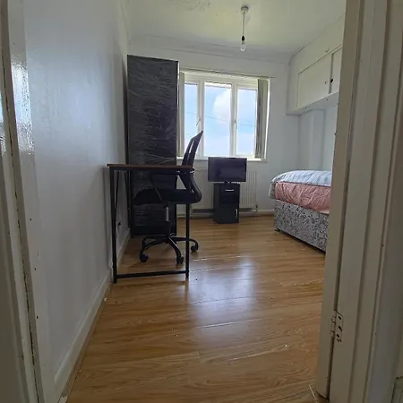 Jusdor Six Bed Lovely In Filton *