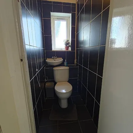 Jusdor Six Bed Lovely In Filton