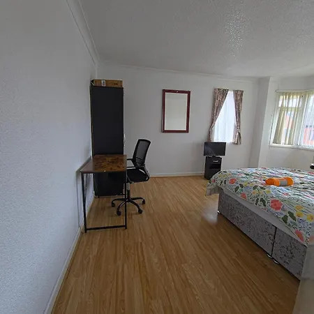 Jusdor Six Bed Lovely In Filton Apartmán