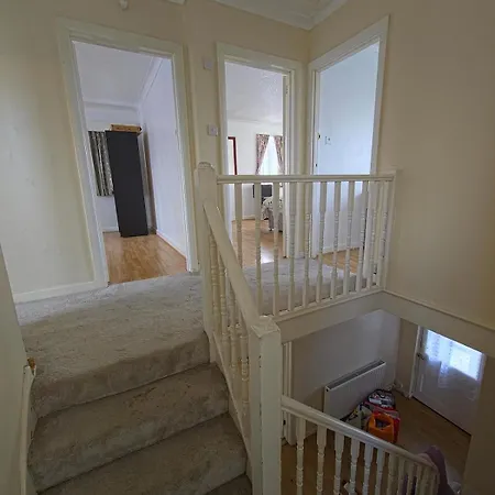 Jusdor Six Bed Lovely In Filton * Bristol