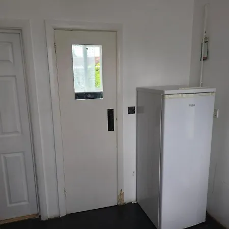 Jusdor Six Bed Lovely In Filton Apartmán